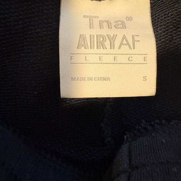 TNA AiryAF Fleece Cargo Joggers – Size S (Navy) - Picture 3 of 3